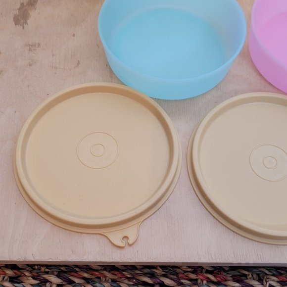 Vintage Tupperware Small Bowls Set of 5 Containers 3 Lids 1286 and 148 - Picture 5 of 12